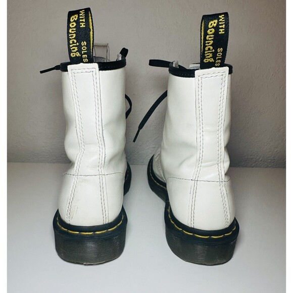 Doc Dr‎ Martens Air Wair 11821 White Combat Boots Women’s Size 7 US 38 EU - Picture 4 of 10